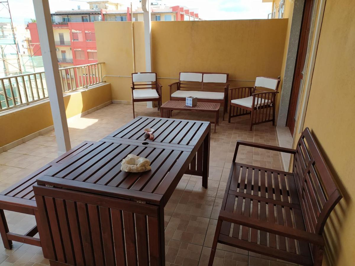 Ferienwohnung Il Piccolo Attico In Centro Pozzallo Exterior foto