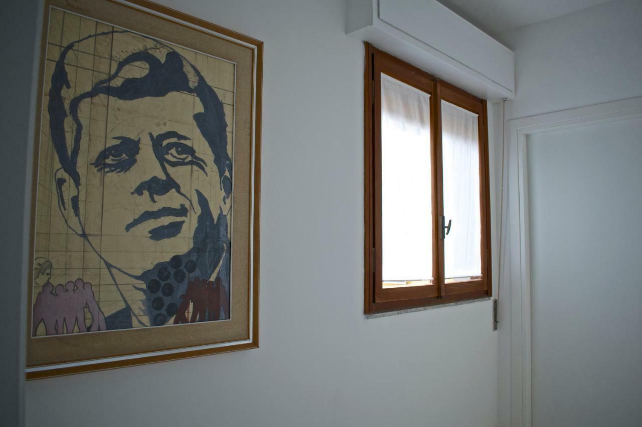 Ferienwohnung Il Piccolo Attico In Centro Pozzallo Exterior foto